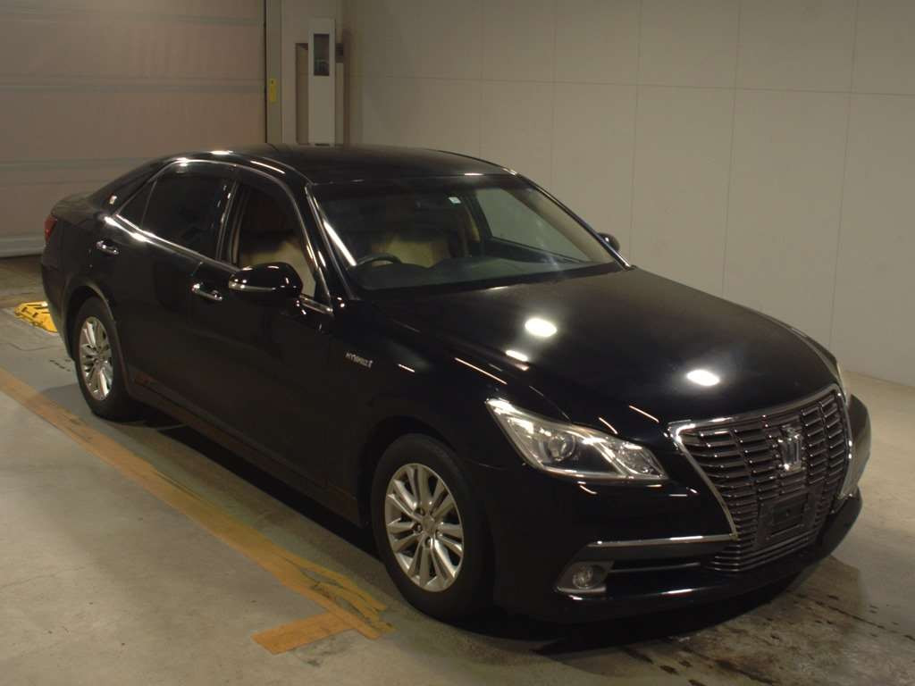 2013 Toyota Crown Hybrid AWS210[2]