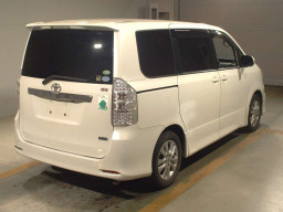 2012 Toyota Noah