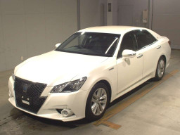 2013 Toyota Crown Hybrid