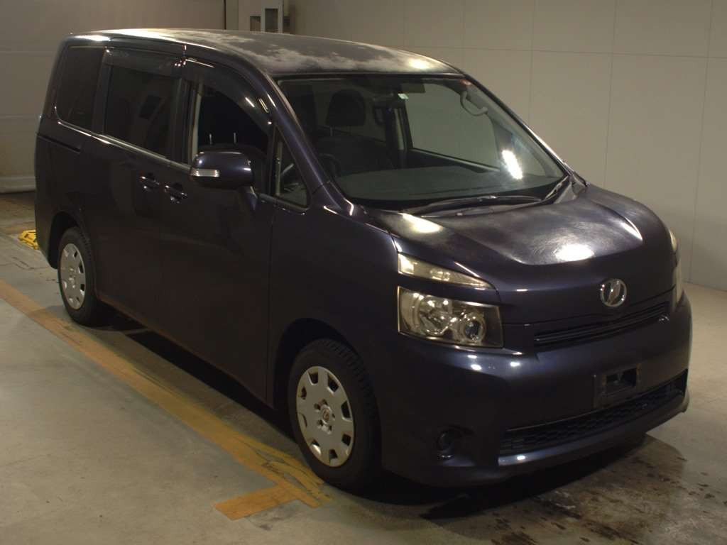 2008 Toyota Voxy ZRR70G[2]