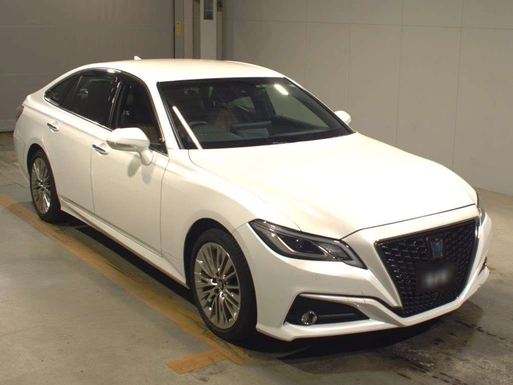 2022 Toyota Crown Hybrid AZSH20[2]