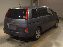 2005 Toyota Isis