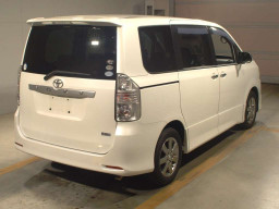 2009 Toyota Voxy