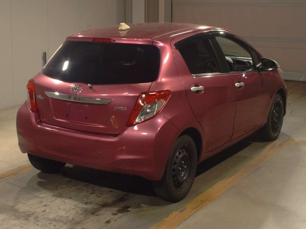 2011 Toyota Vitz KSP130[1]