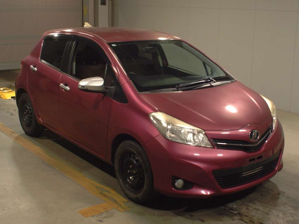 2011 Toyota Vitz KSP130[2]