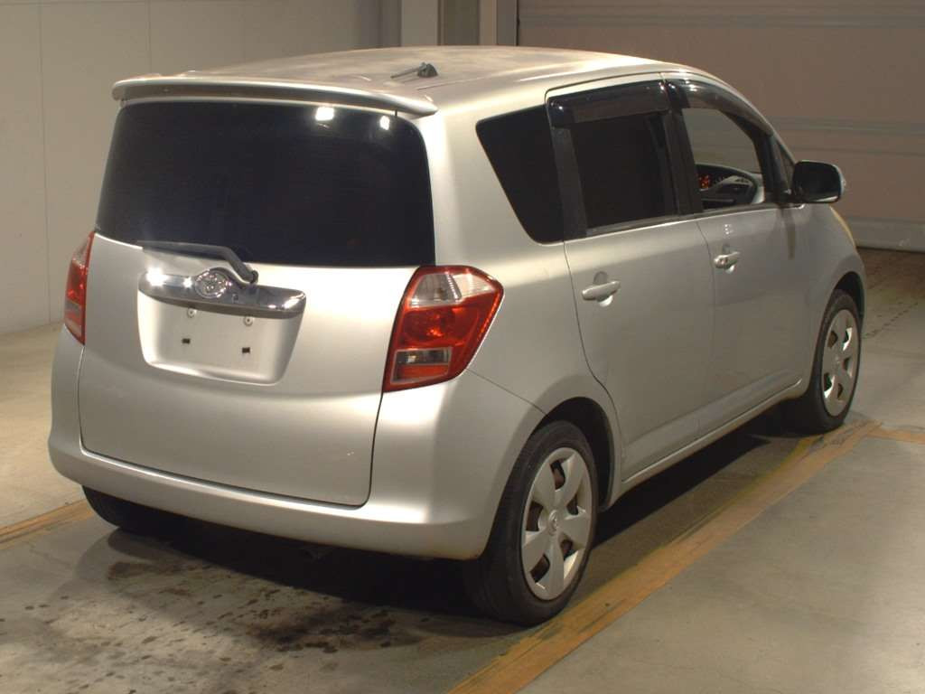 2005 Toyota Ractis NCP100[1]