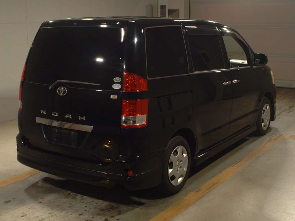 2007 Toyota Noah AZR60G[1]