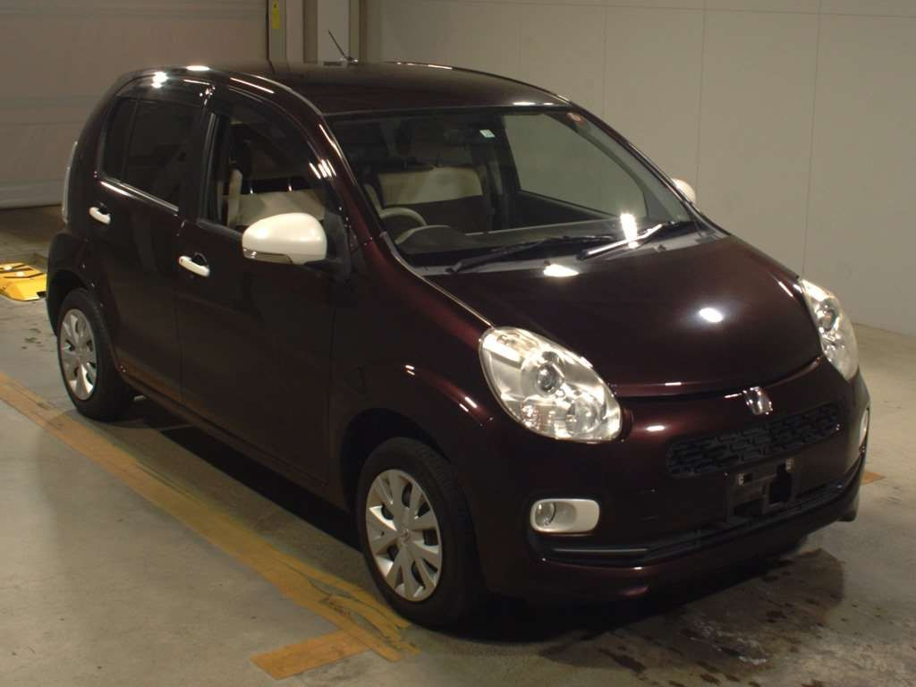 2015 Toyota Passo KGC30[2]