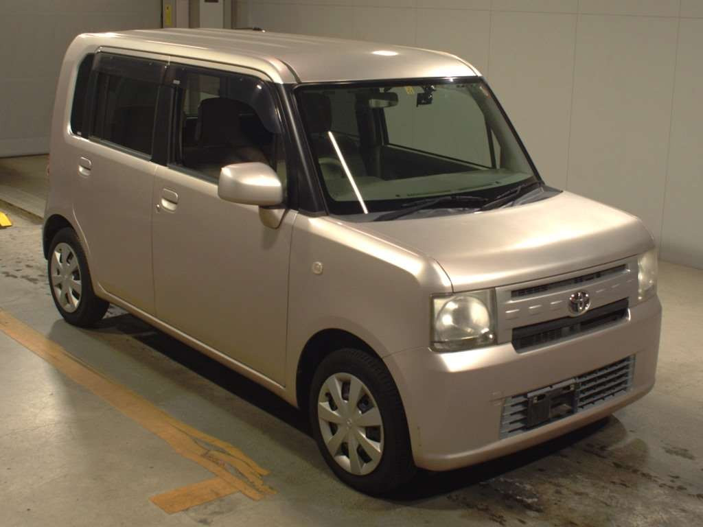 2013 Toyota Pixis Space L575A[2]