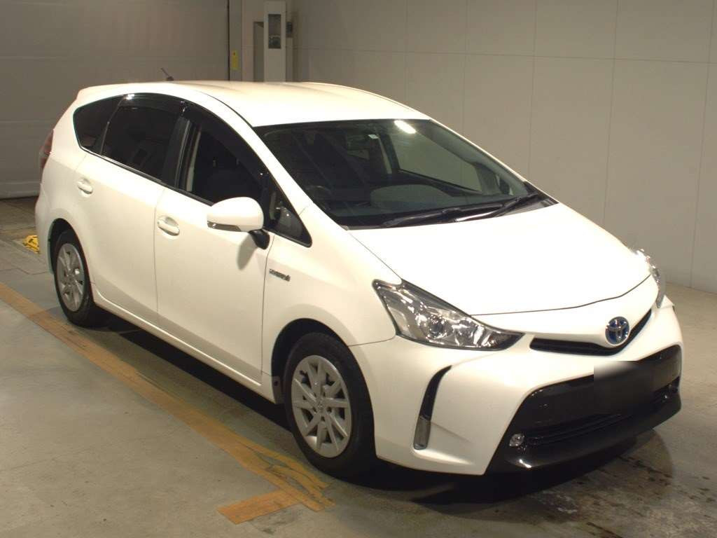 2017 Toyota Prius alpha ZVW40W[2]