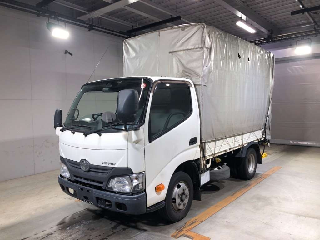 2017 Toyota Dyna Truck XZU605[0]