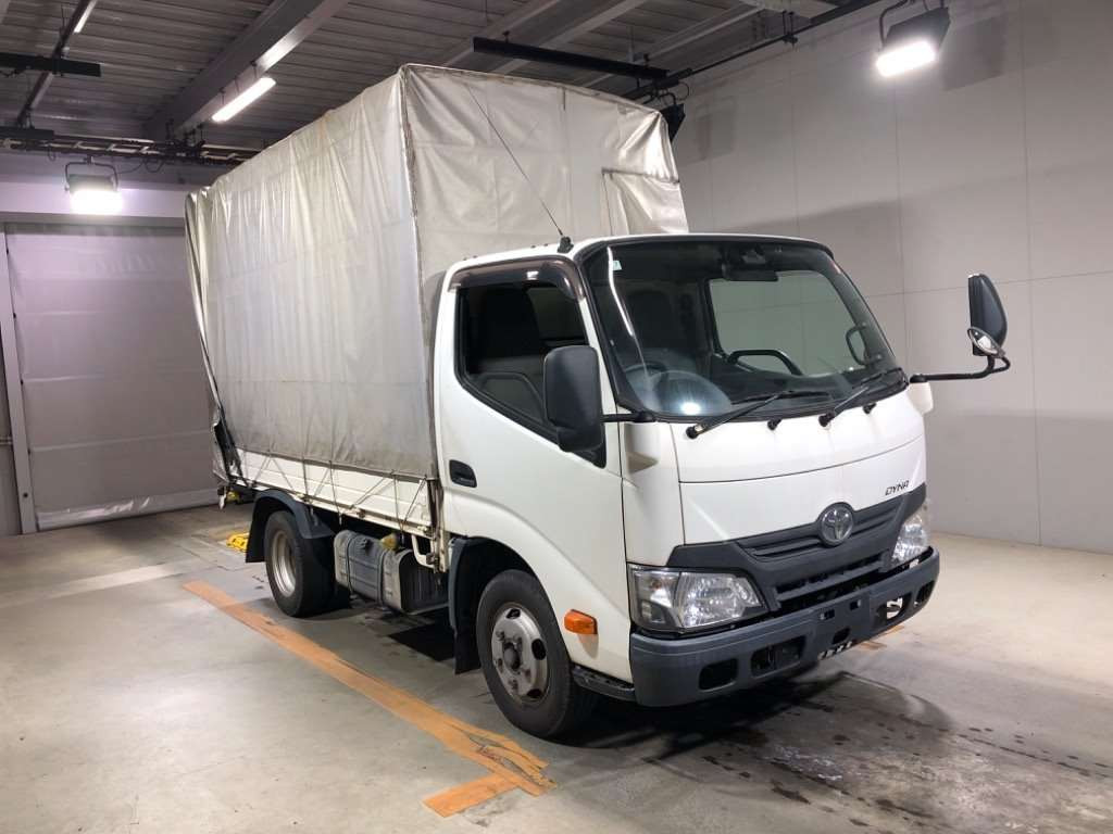 2017 Toyota Dyna Truck XZU605[2]