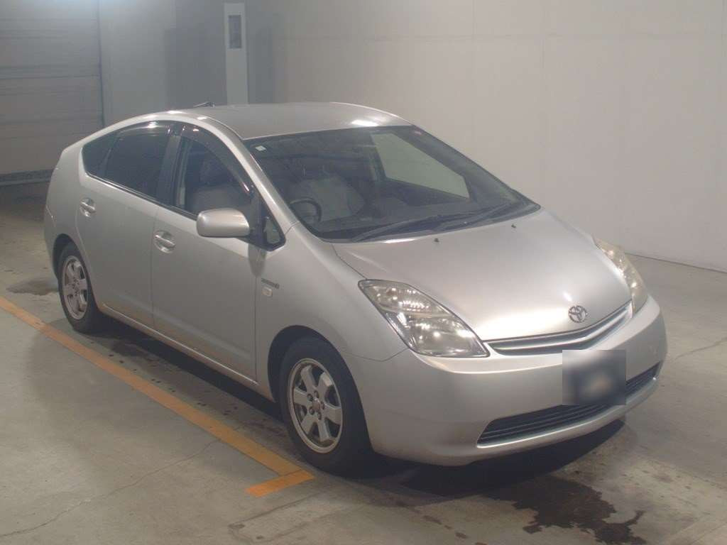 2012 Toyota Prius NHW20[2]