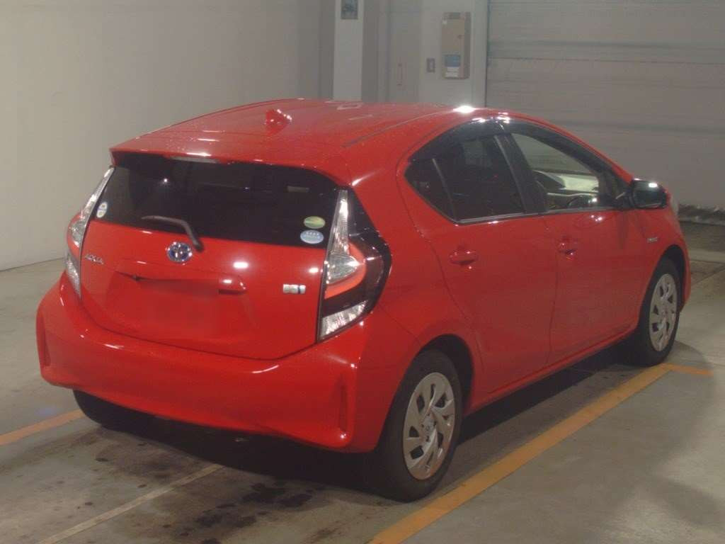 2019 Toyota Aqua NHP10[1]