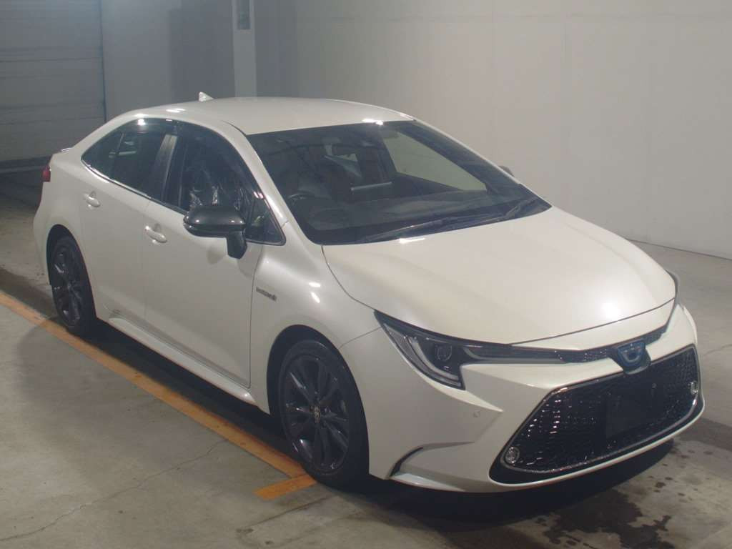 2019 Toyota Corolla Sedan ZWE211[2]