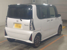 2024 Daihatsu Tanto Custom