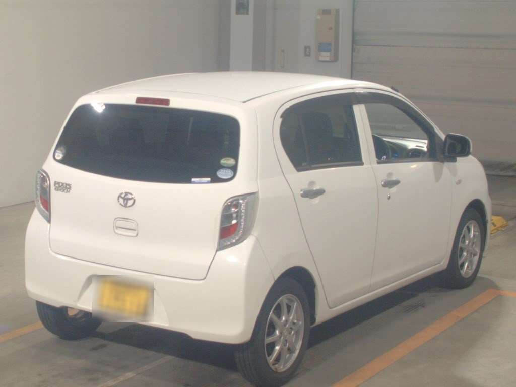 2015 Toyota Pixis Epoch LA300A[1]