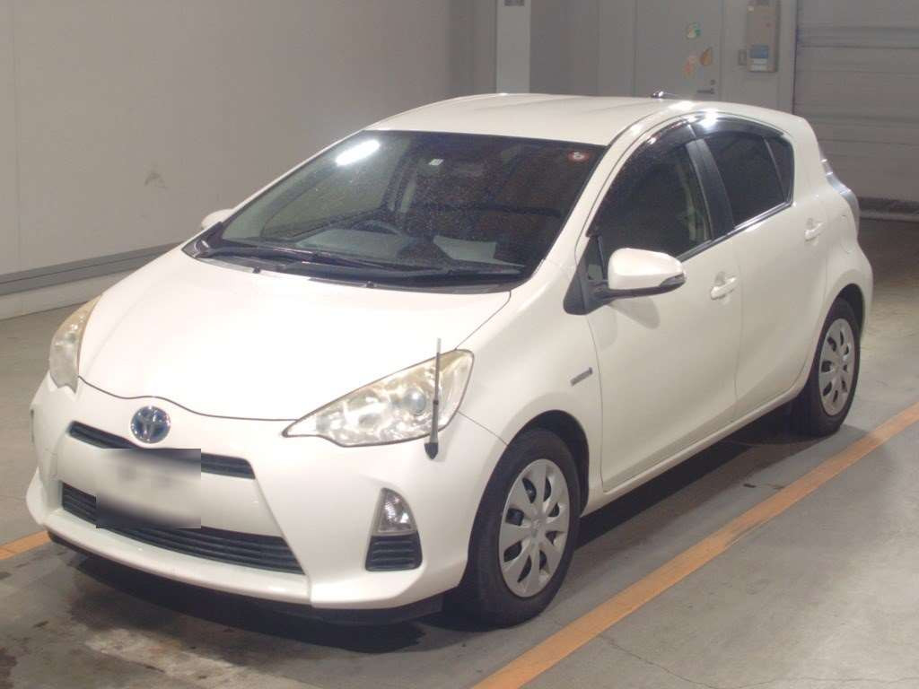 2013 Toyota Aqua NHP10[0]