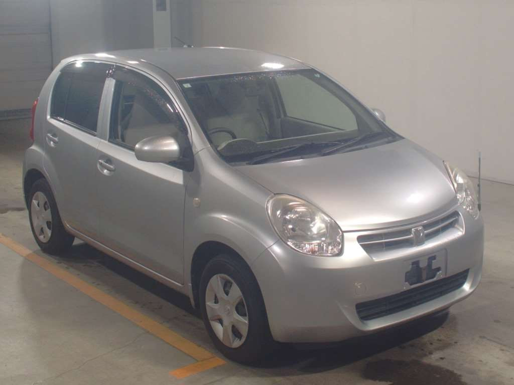 2011 Toyota Passo NGC30[2]