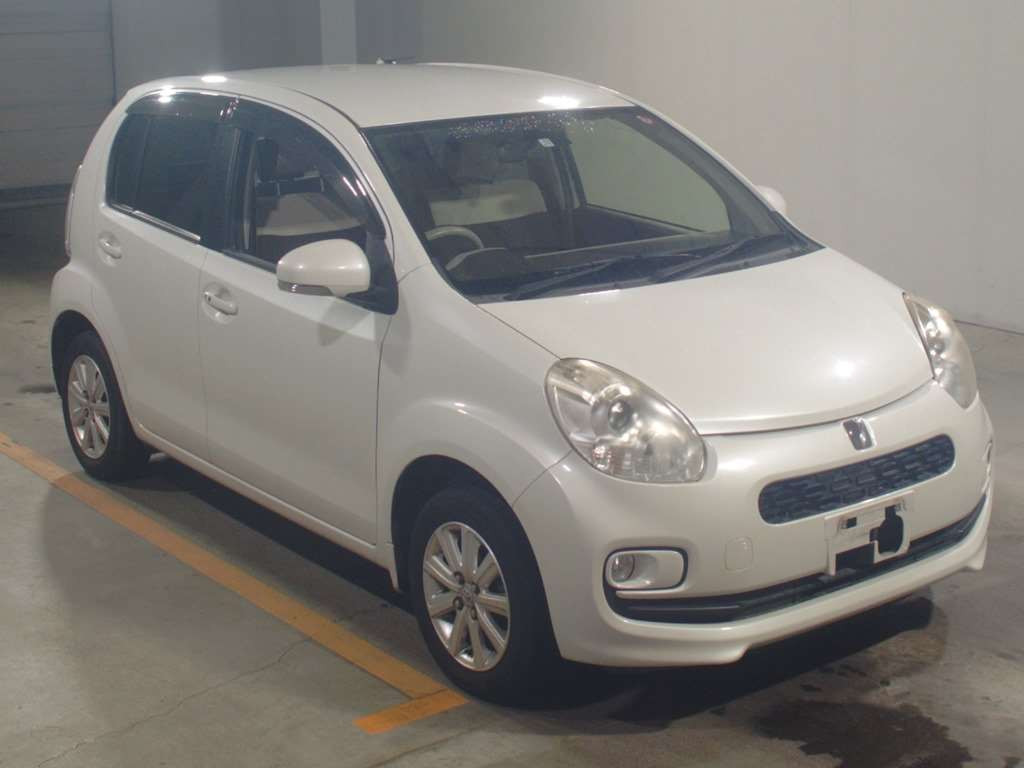 2015 Toyota Passo KGC30[2]