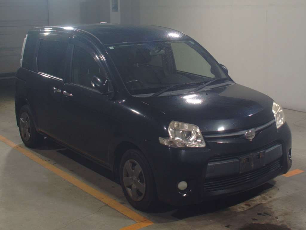 2012 Toyota Sienta NCP81G[2]