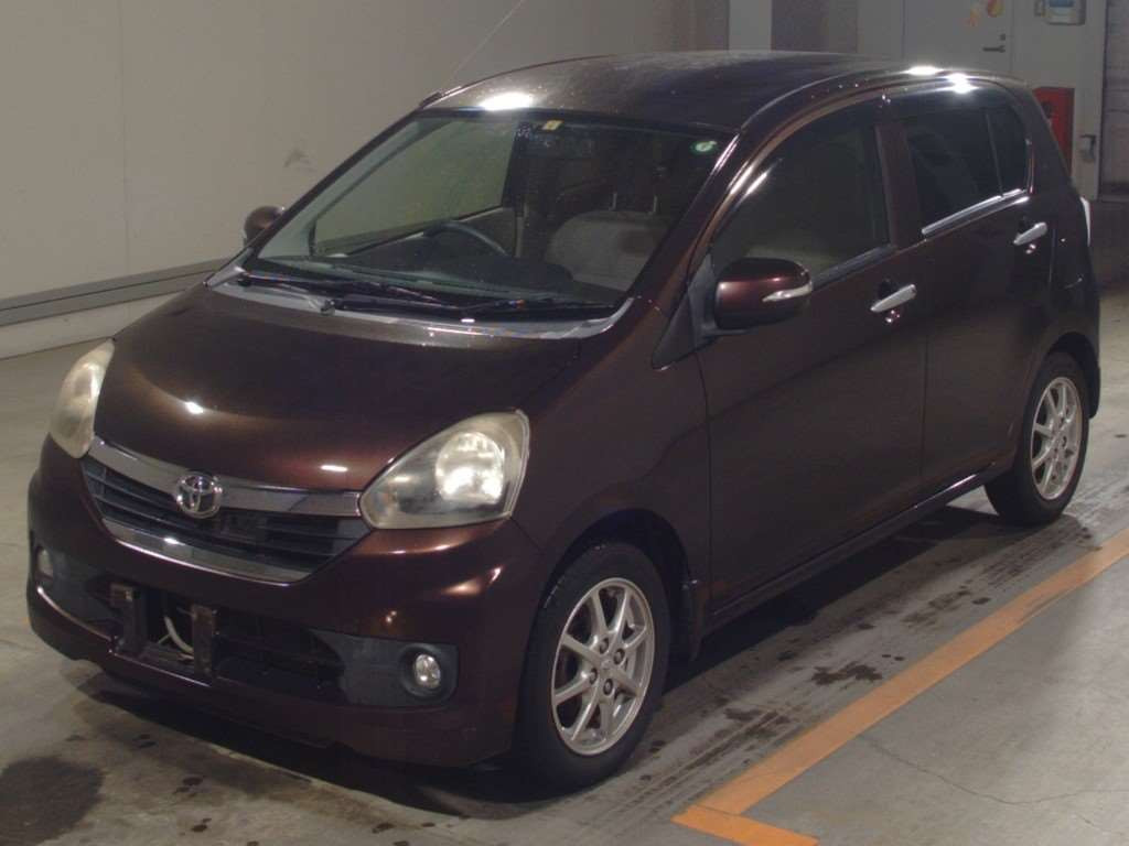 2014 Toyota Pixis Epoch LA300A[0]