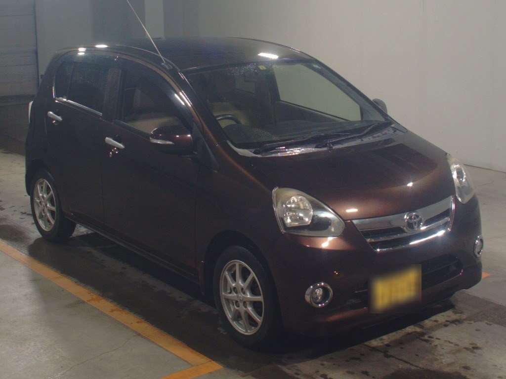 2012 Toyota Pixis Epoch LA300A[2]