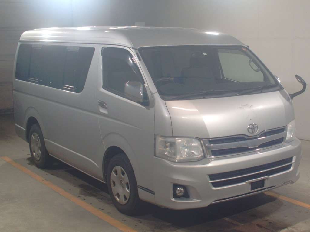 2011 Toyota Hiace Wagon TRH214W[2]