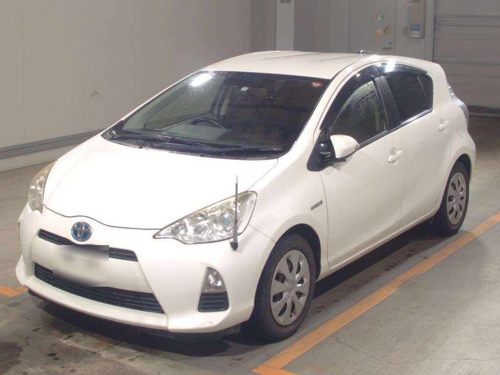 2013 Toyota Aqua NHP10[0]