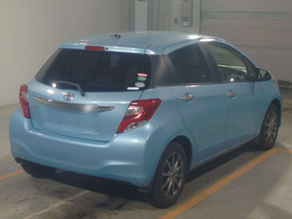 2015 Toyota Vitz NSP130[1]