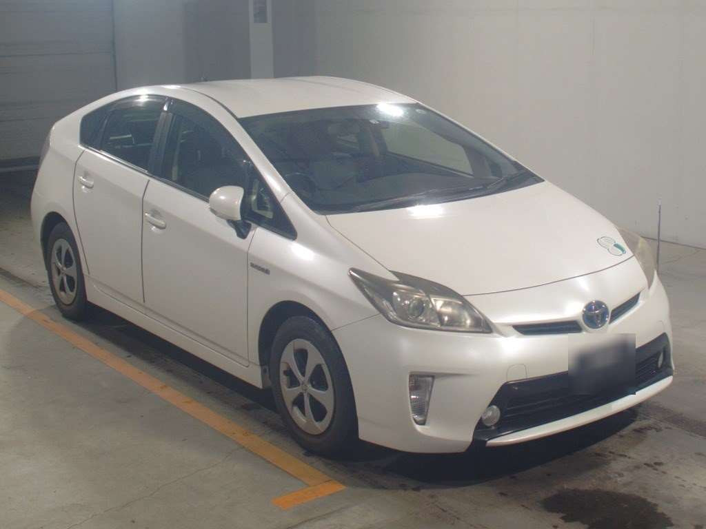 2012 Toyota Prius ZVW30[2]