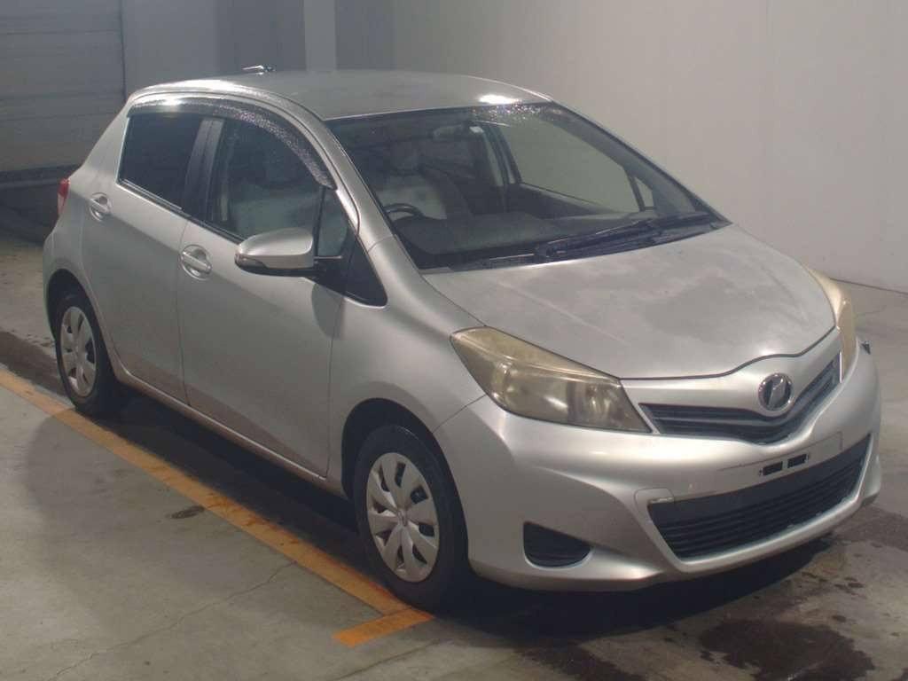 2011 Toyota Vitz KSP130[2]