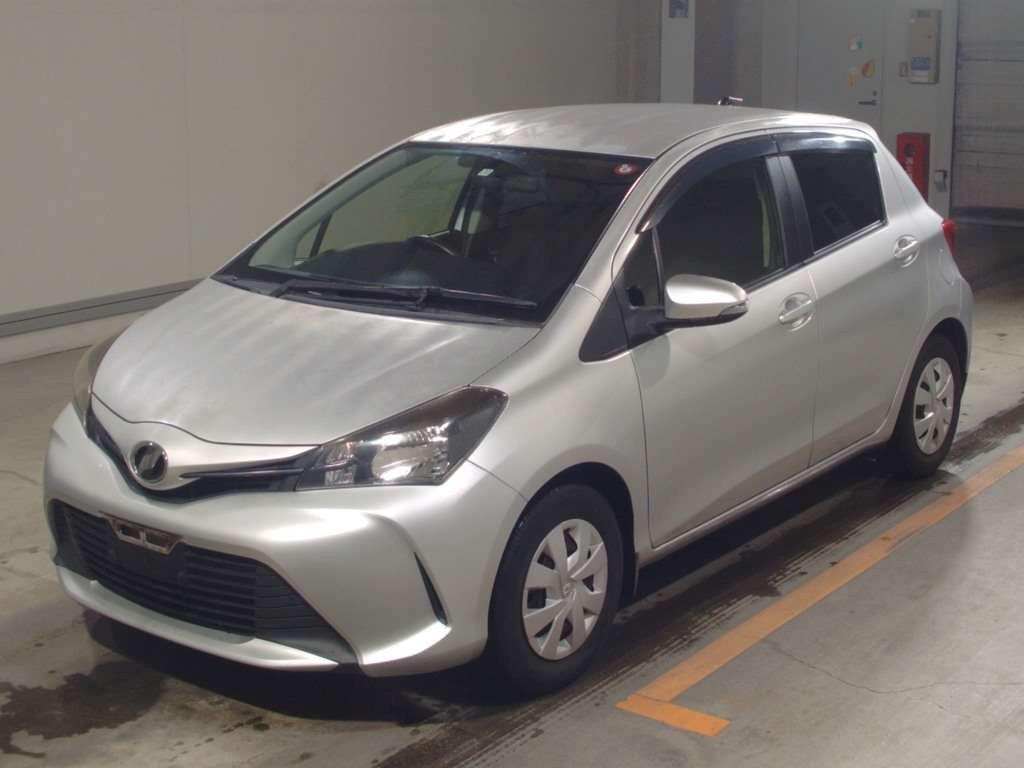 2015 Toyota Vitz NSP130[0]