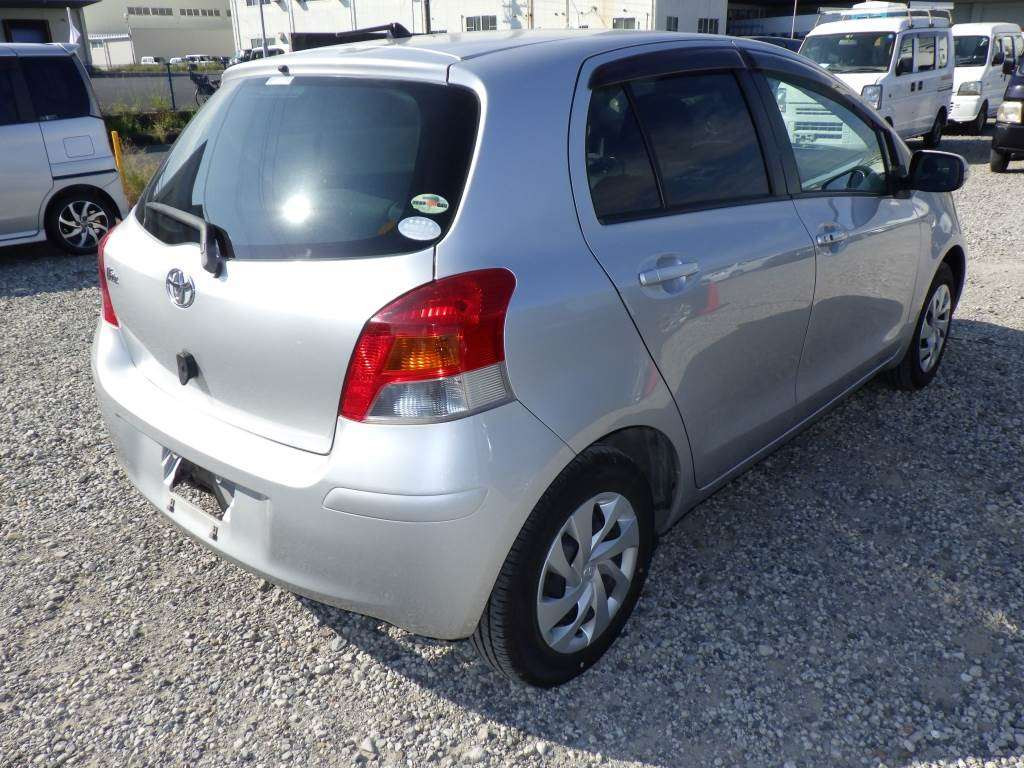 2008 Toyota Vitz SCP90[1]