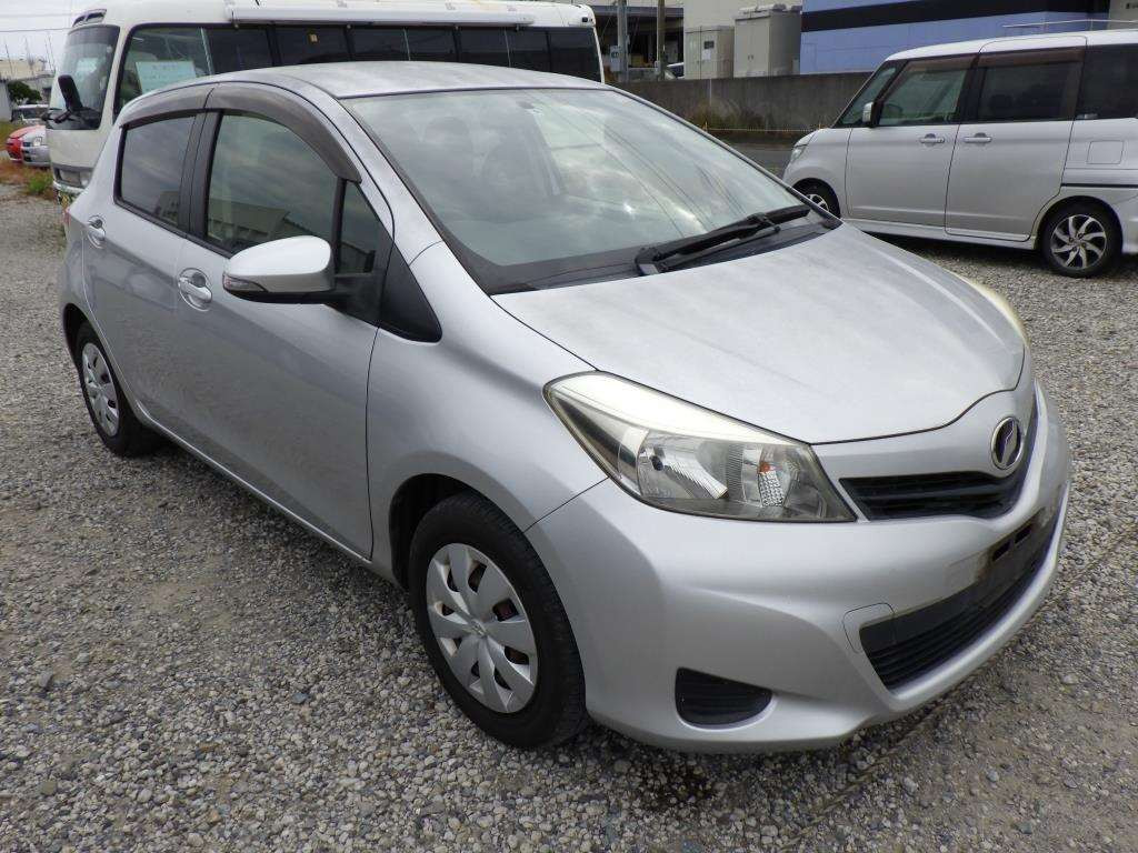 2013 Toyota Vitz NSP130[2]