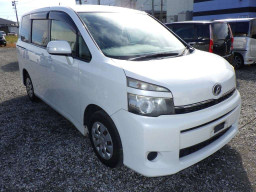 2011 Toyota Voxy