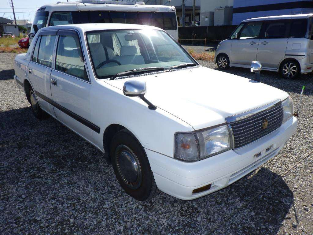 2001 Toyota Crown Comfort YXS10[2]