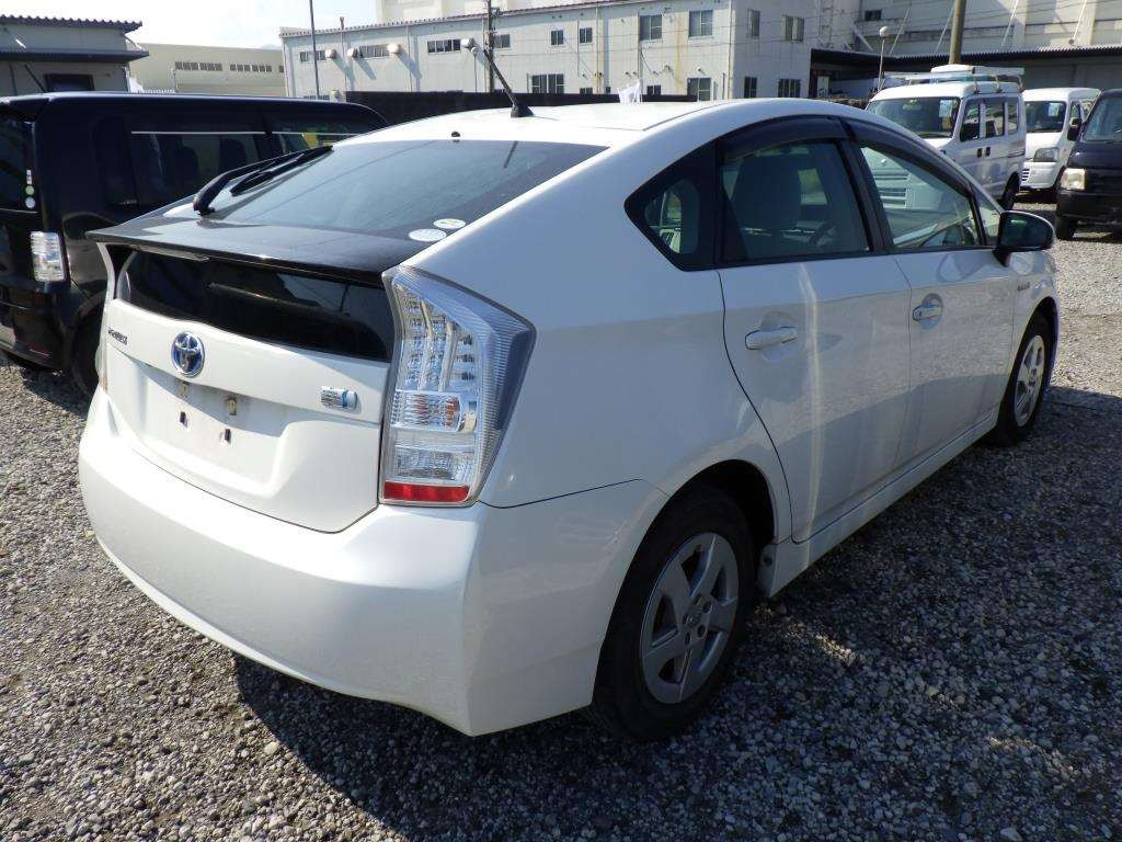 2009 Toyota Prius ZVW30[1]