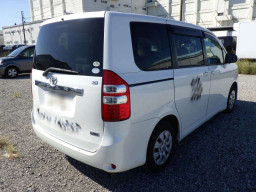 2011 Toyota Noah