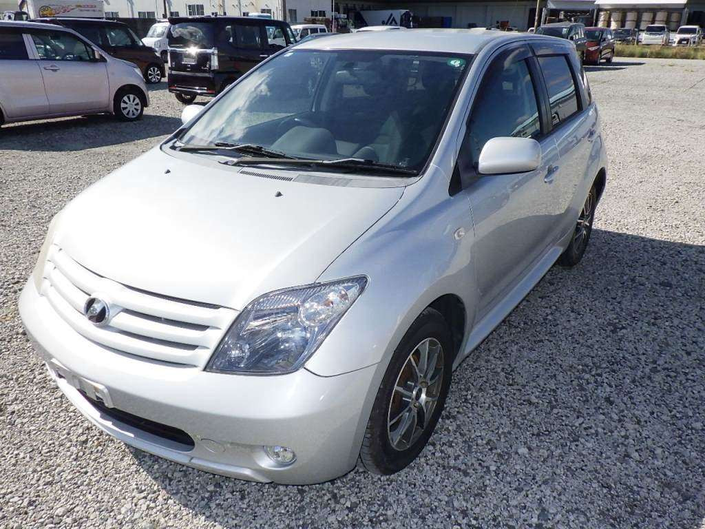 2005 Toyota IST NCP61[0]