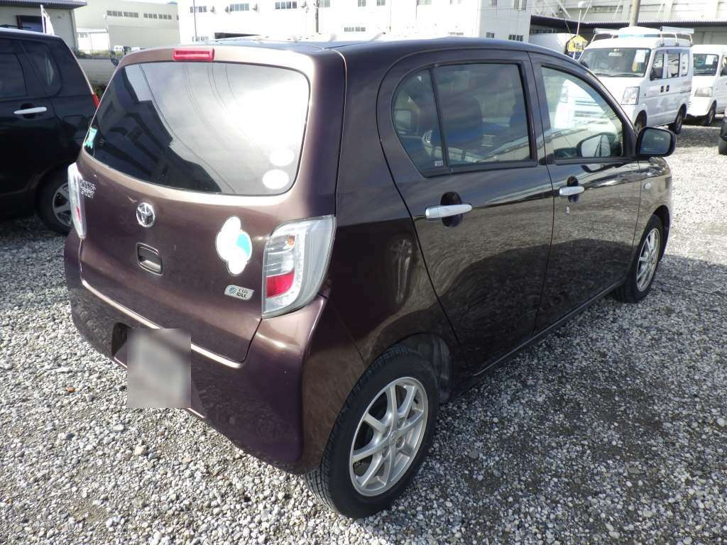 2013 Toyota Pixis Epoch LA300A[1]