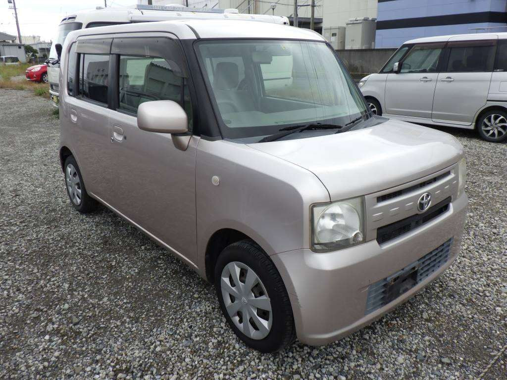 2013 Toyota Pixis Space L575A[2]