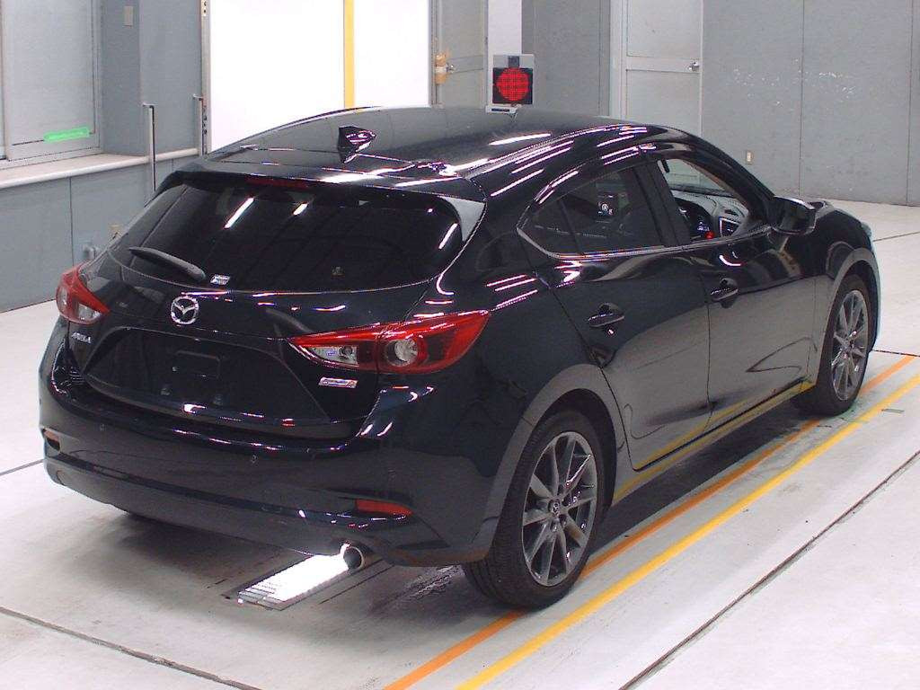 2016 Mazda Axela Sport BMLFS[1]