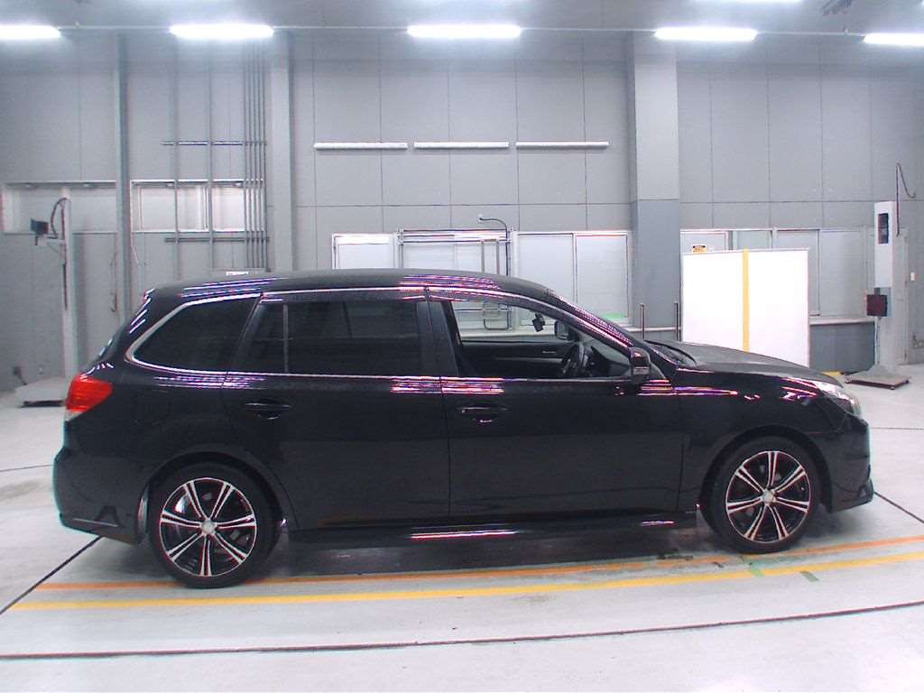 2013 Subaru Legacy Touring Wagon BRM[2]