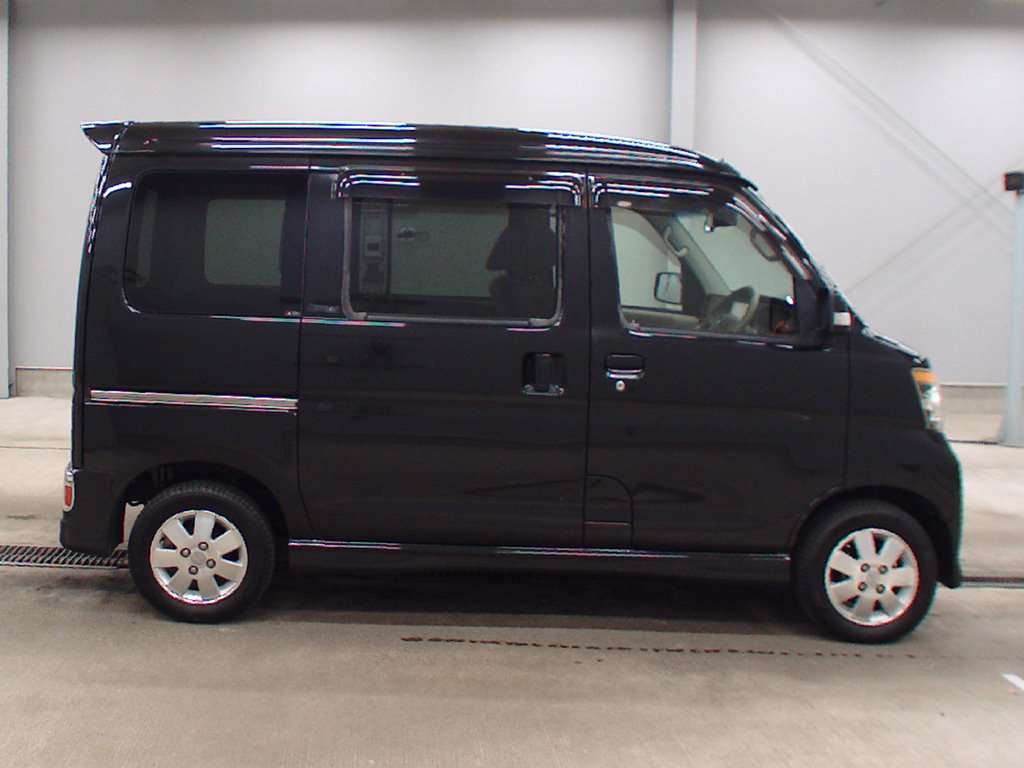 2012 Daihatsu Atrai Wagon S331G[2]