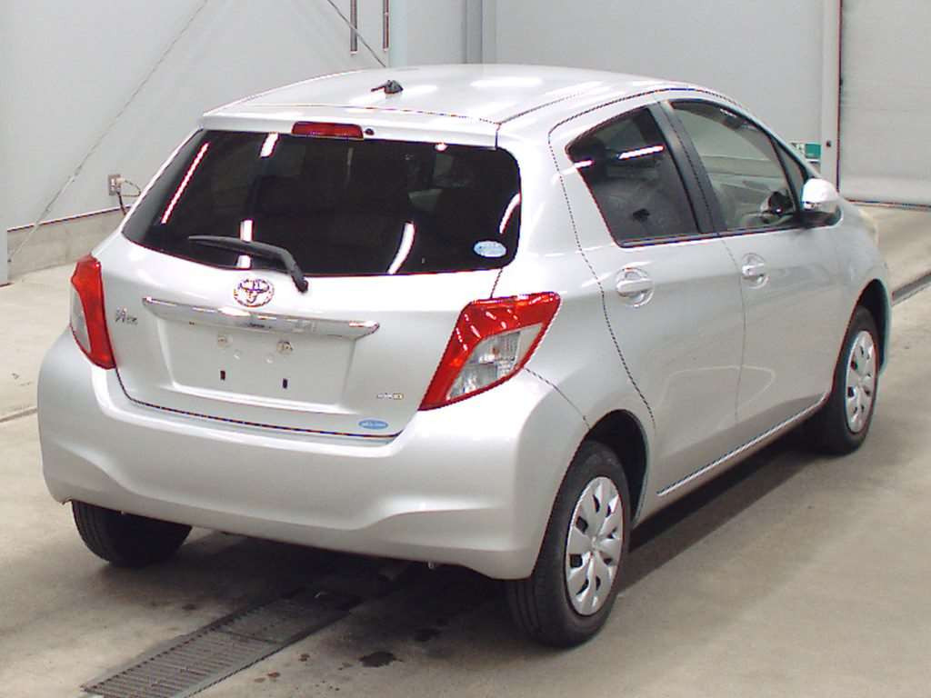 2012 Toyota Vitz NSP135[1]