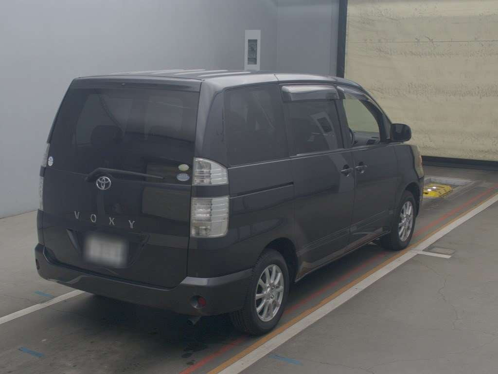 2006 Toyota Voxy AZR60G[1]