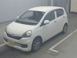 2014 Daihatsu Mira es