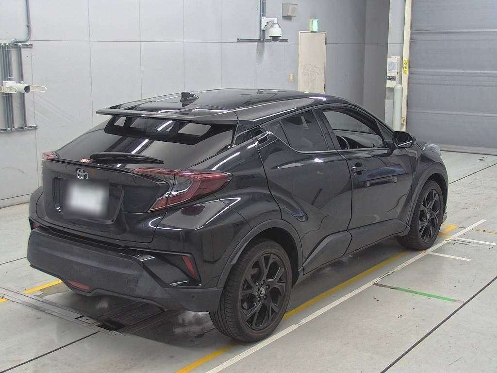 2019 Toyota C-HR NGX50[1]