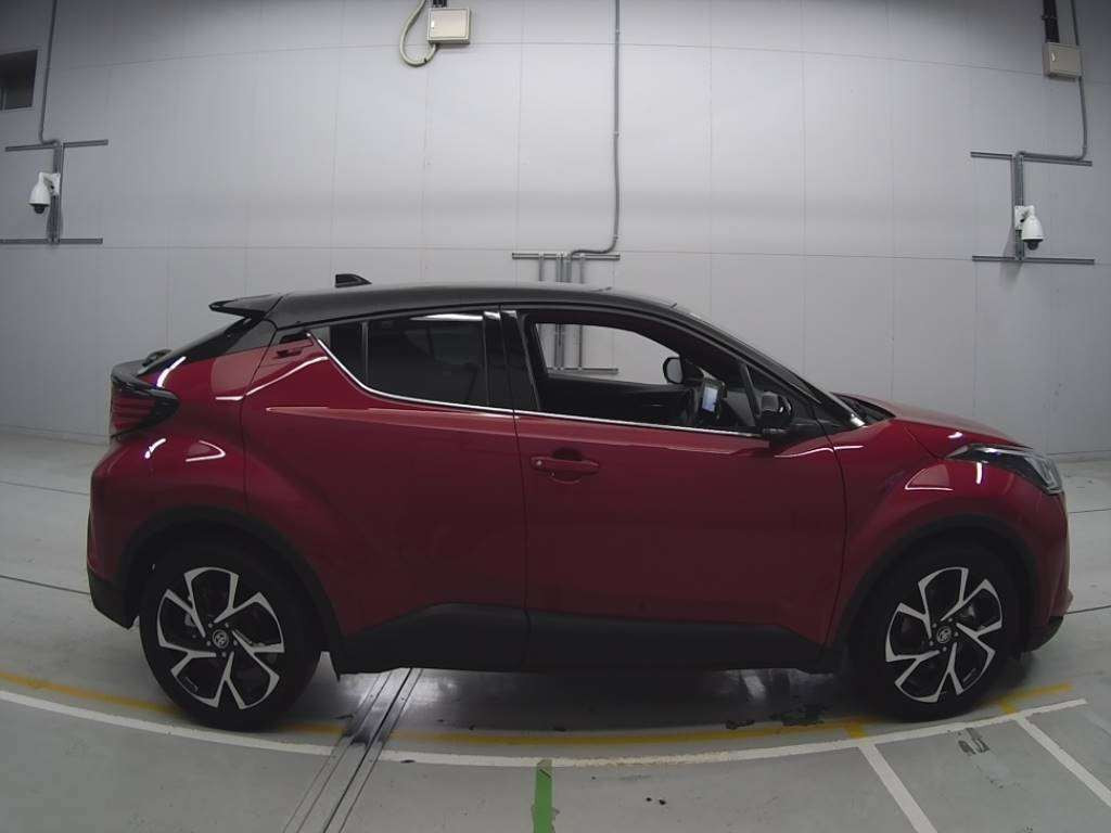 2020 Toyota C-HR NGX10[2]